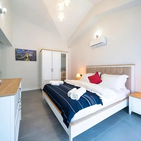 Katrelia-villa With Children's Pool For 6 Persons In Inlice 费特希耶